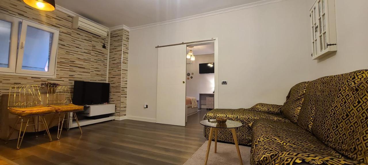 Oro Apartments Tirana Esterno foto