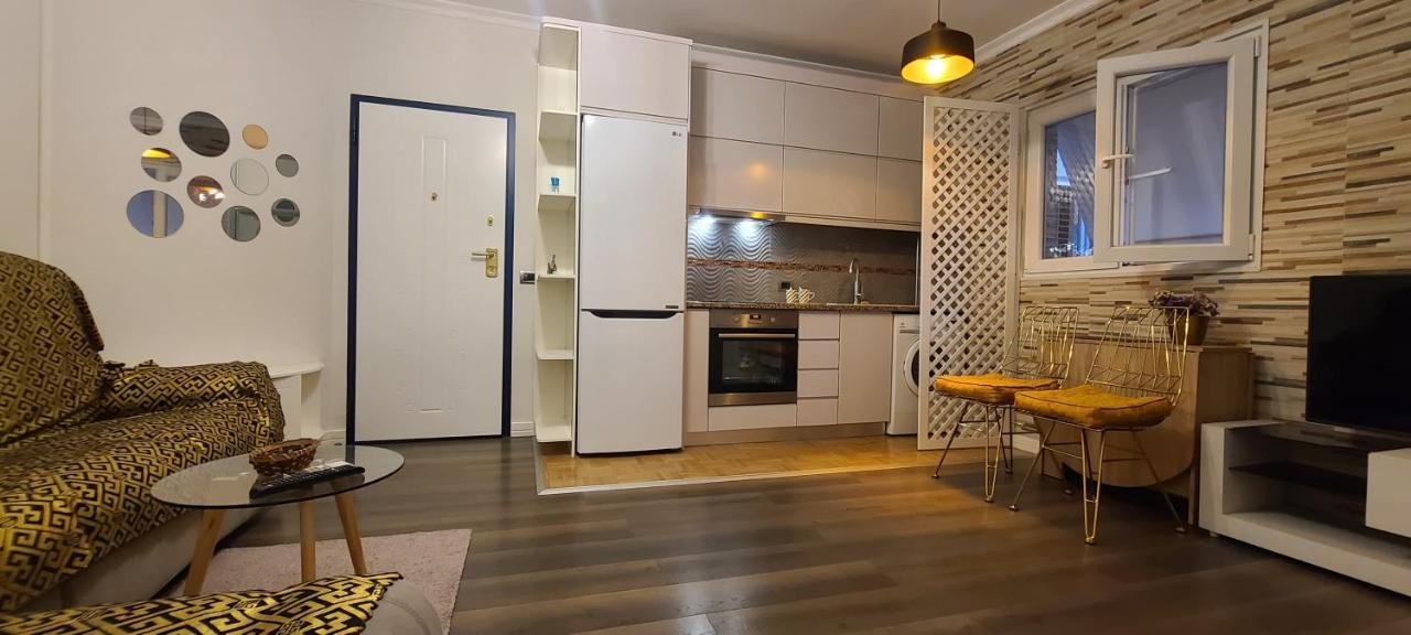 Oro Apartments Tirana Esterno foto