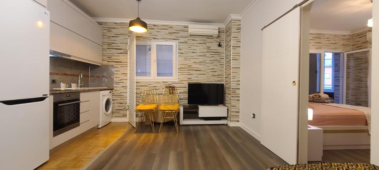Oro Apartments Tirana Esterno foto