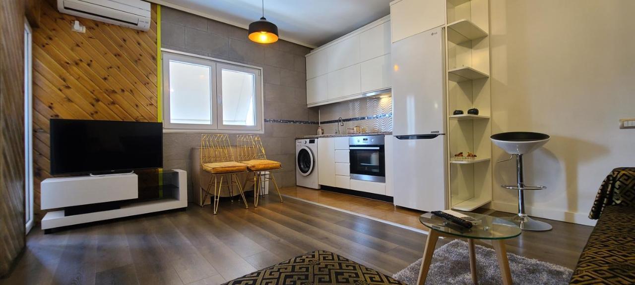Oro Apartments Tirana Esterno foto