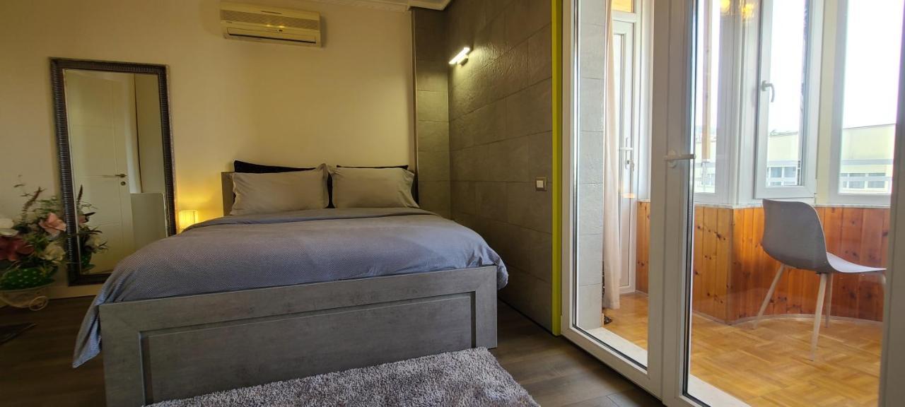 Oro Apartments Tirana Esterno foto