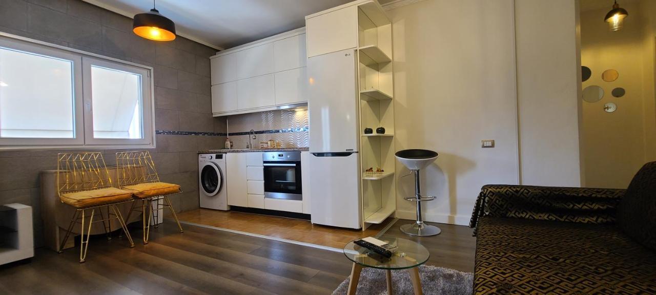 Oro Apartments Tirana Esterno foto