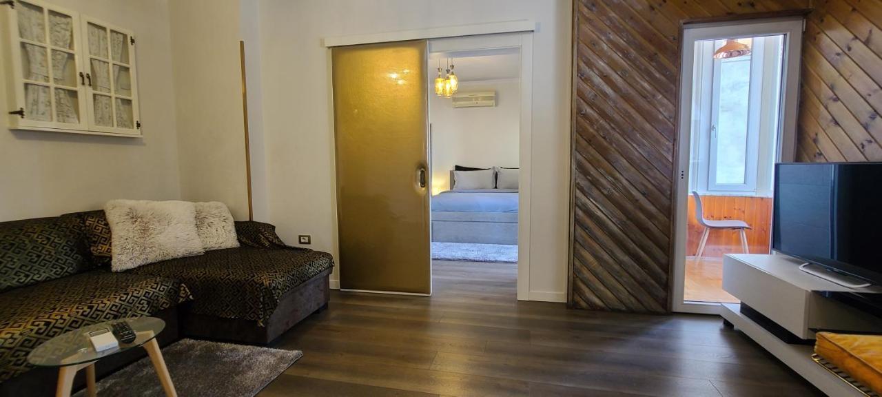 Oro Apartments Tirana Esterno foto